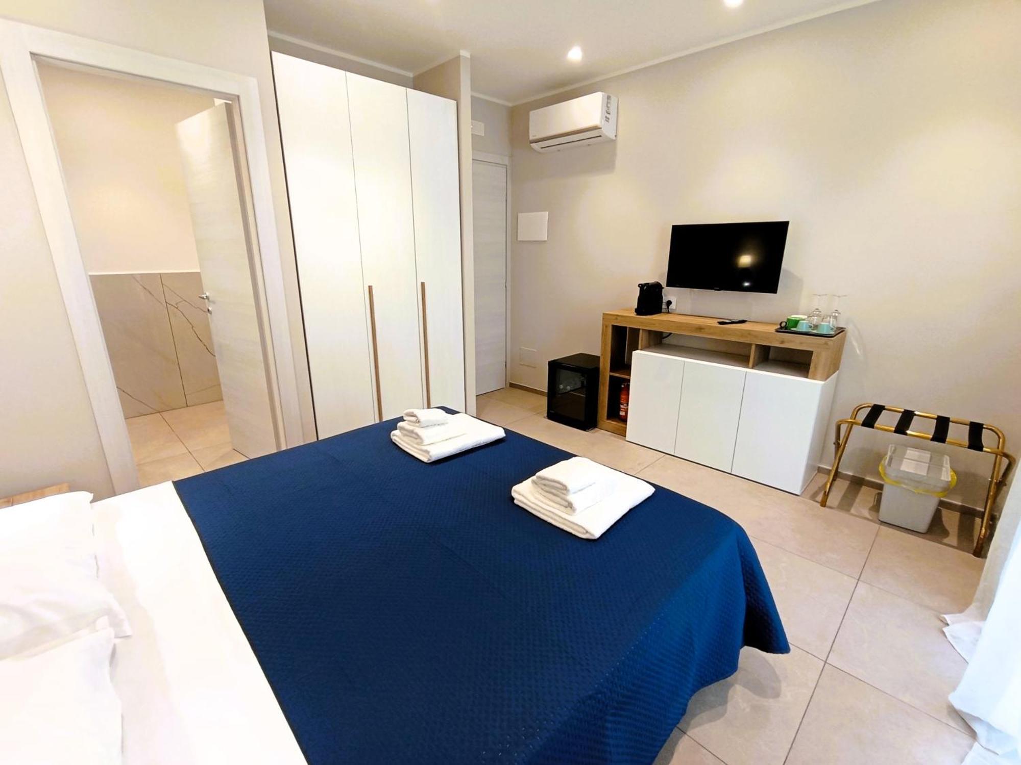 Mile Rooms Bari Exteriör bild