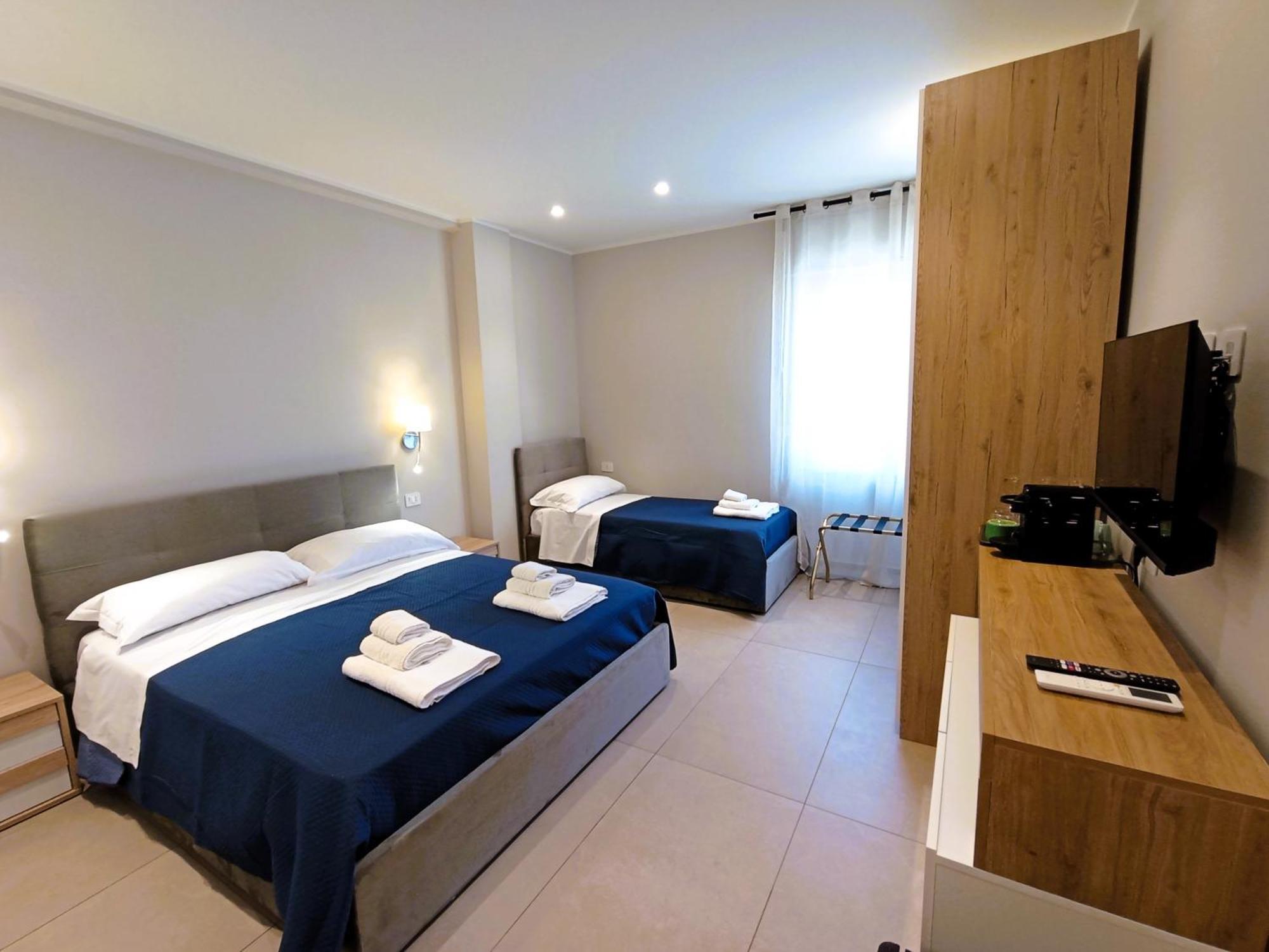 Mile Rooms Bari Exteriör bild