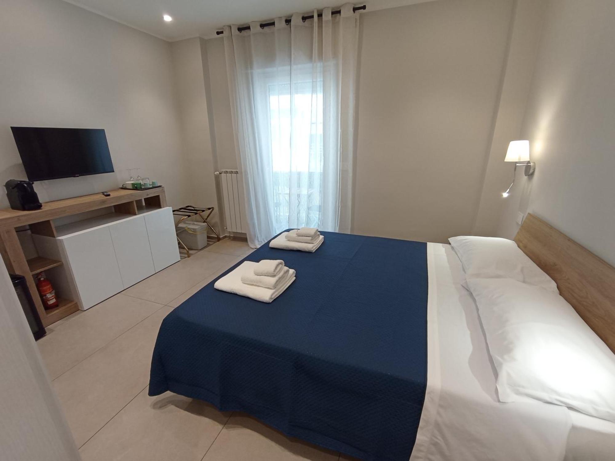 Mile Rooms Bari Exteriör bild